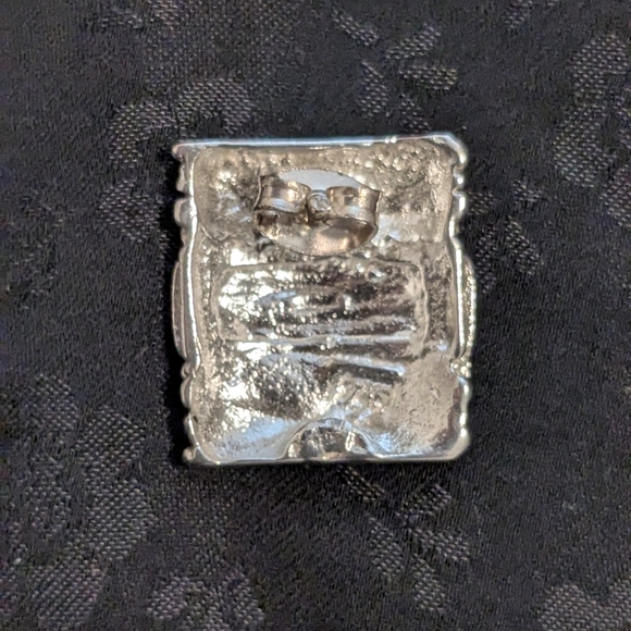 Chic 925 Solid Sterling Silver Textured Earrings - Picture 4 of 6